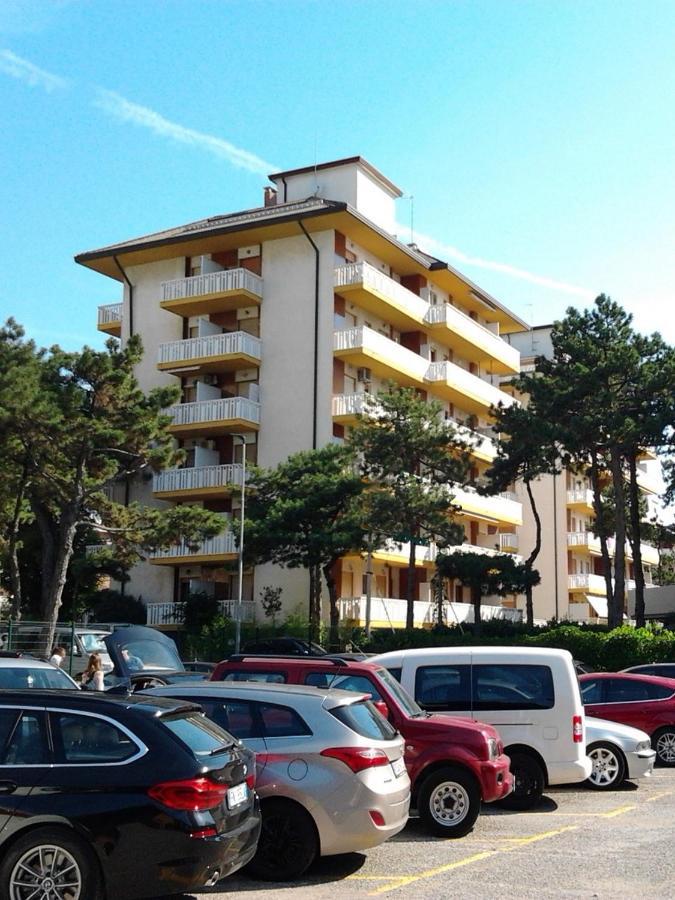 Lucerna Apartments At Sabbiadoro Beach لينانو سابيادورو المظهر الخارجي الصورة